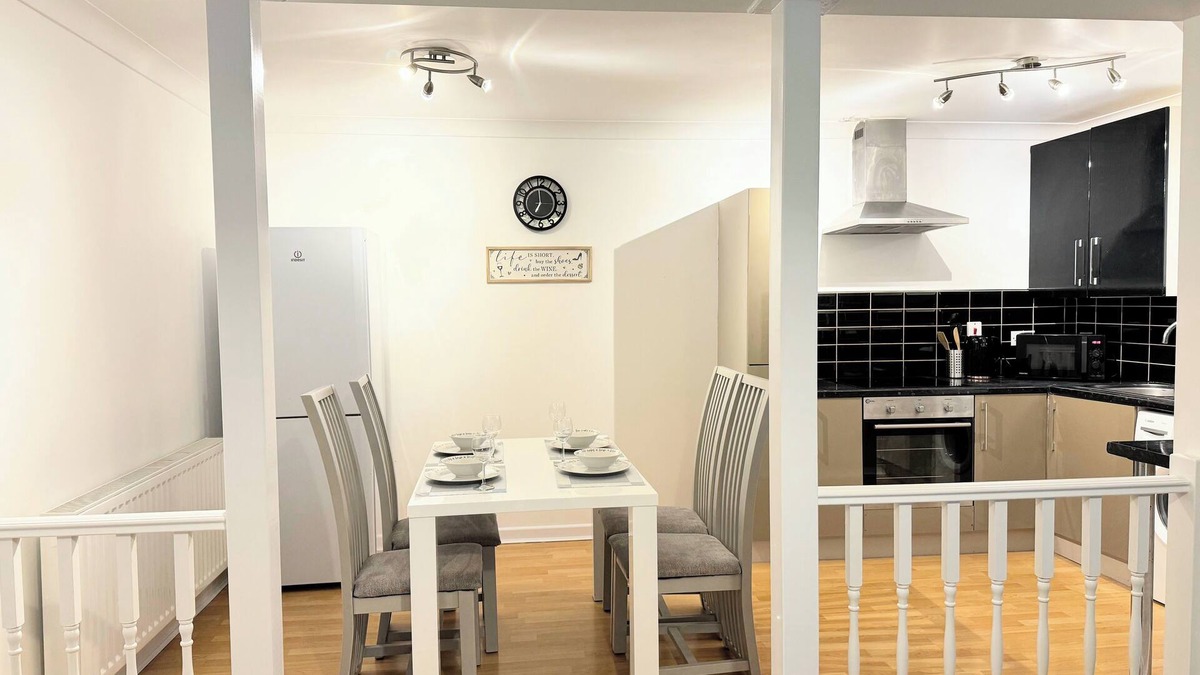 Colchester House | The Snug - CO1