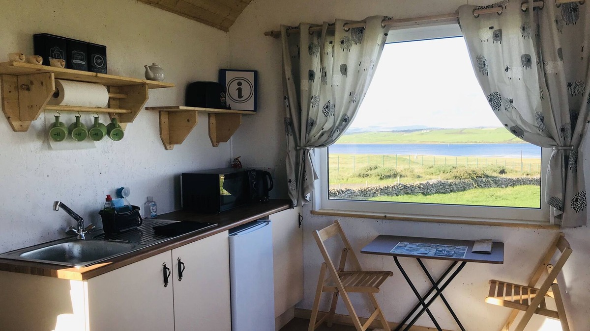 Ballyshannon Apartment | The Snuggly Sheep Shepherd Hut Campview Farm Stay