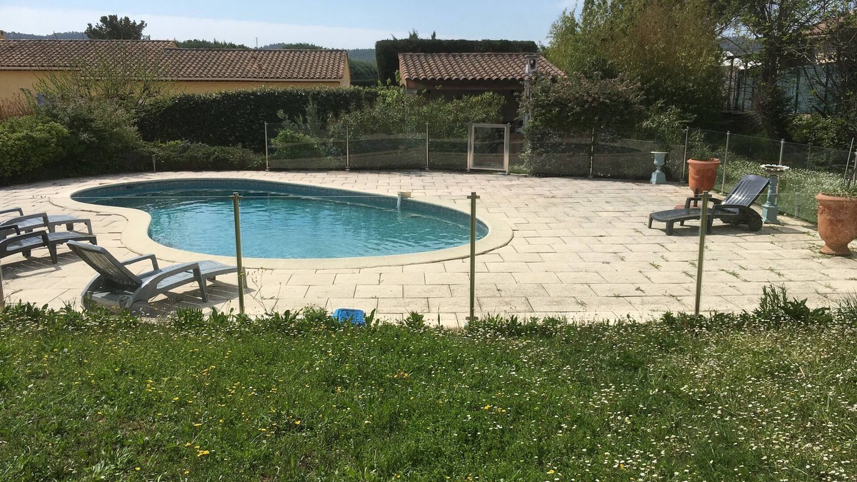 Le Val Villa | THE SOUTH VILLA 12/14 BEDS WITH SWIMMING POOL LE VAL EN PROVENCE
