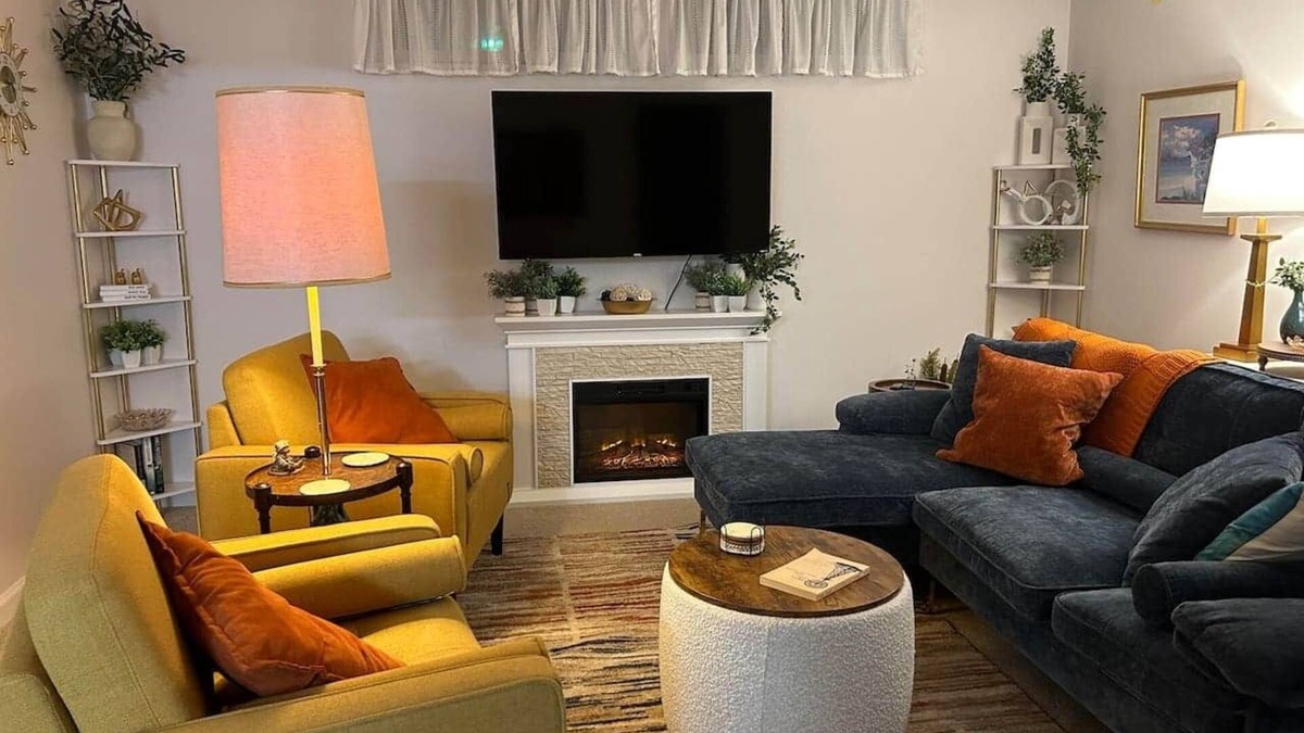 Hastings Apartment | The Spacious Surprise-Family and Long-Term Stays Welcome. Cozy & Pet-Friendly!