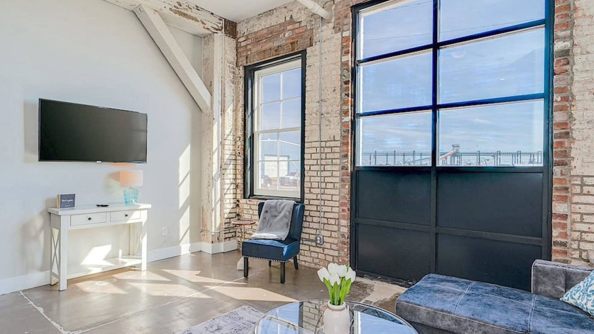 Newport News Apartment | The Speakeasy Downtown Newport News