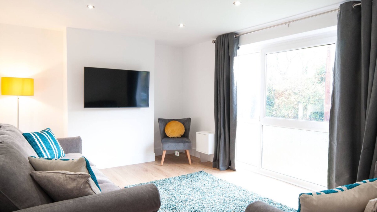 Cheltenham House | The Spitfire - Newly renovated 3-bed house in Cheltenham