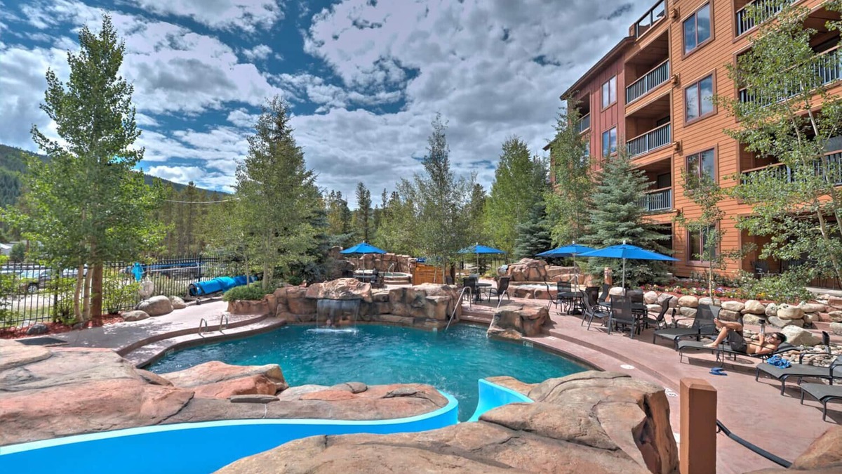 River Run Condo | The Springs, Extra Large Condo. Cool winter deals!