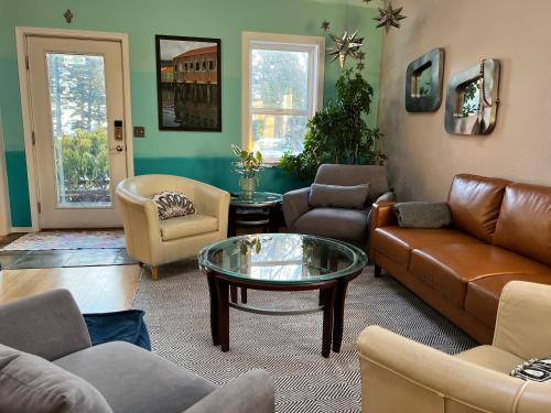 Kodiak House | The Spruce Cape Collective - House with Fireplace