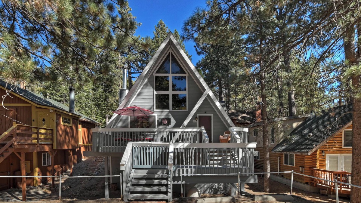 Green Valley Lake House | The Squirrel's Nest - Pet Friendly!