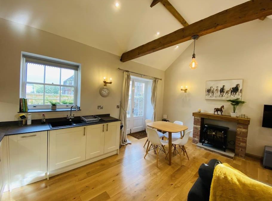 Hooe Apartment | The Stable - For A Unique Retreat