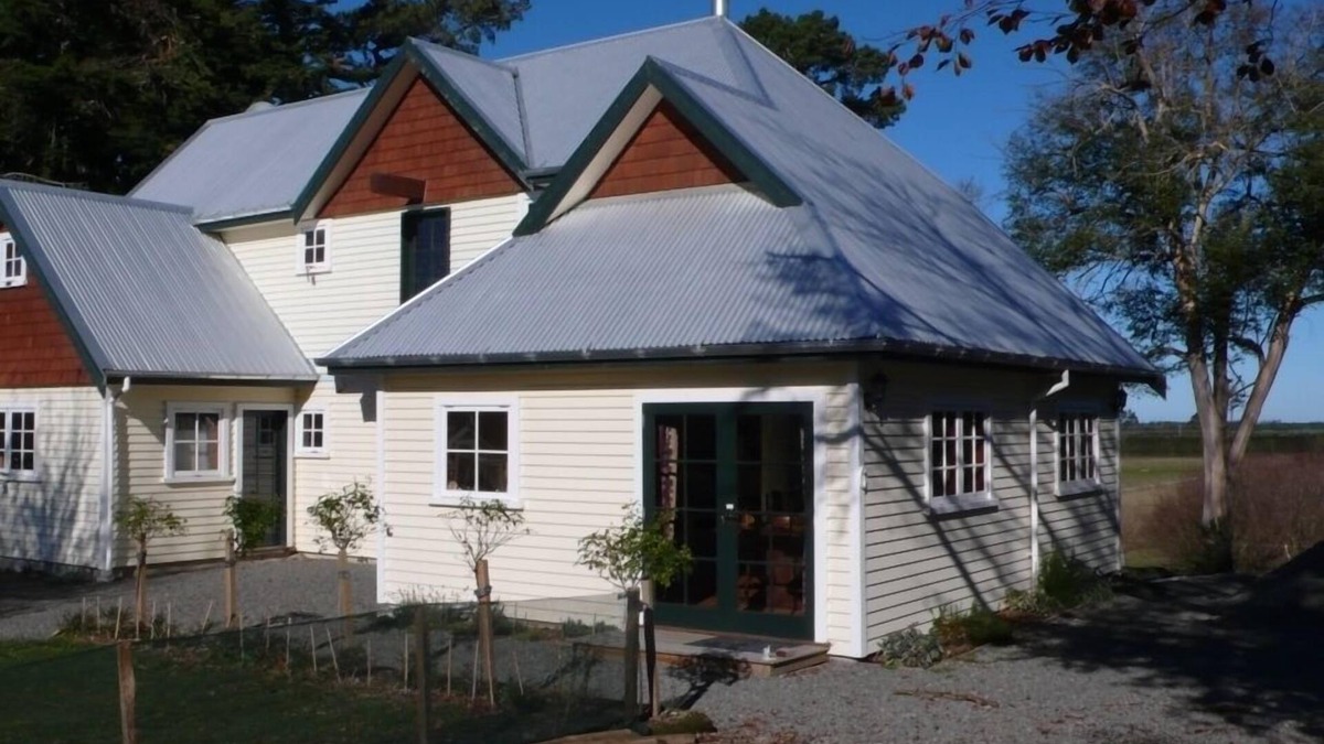 Windwhistle Cottage | The Stablehand Quarters at Gunyah Country Estate by Mt Hutt