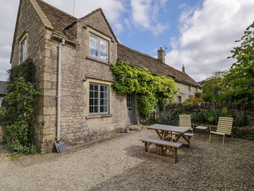 Colerne House | The Stables at Daubeneys