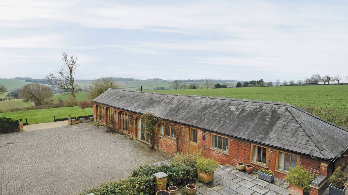 Great Doddington Cottage | The Stables at Weedon Hill Farm