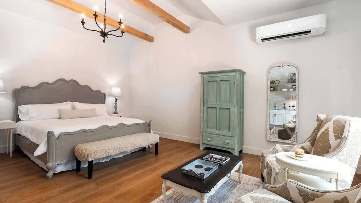 Fredericksburg House | The Stables Suite One