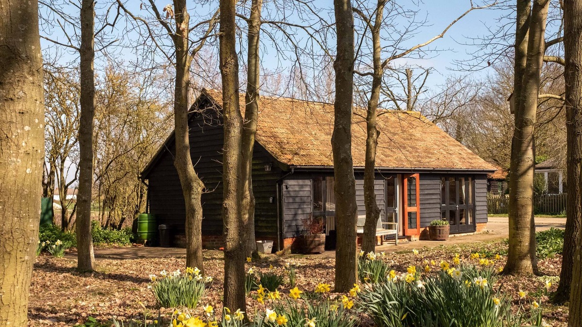 Theberton Cottage | The Stables, Theberton - sleeps 2 guests in 1 bedroom