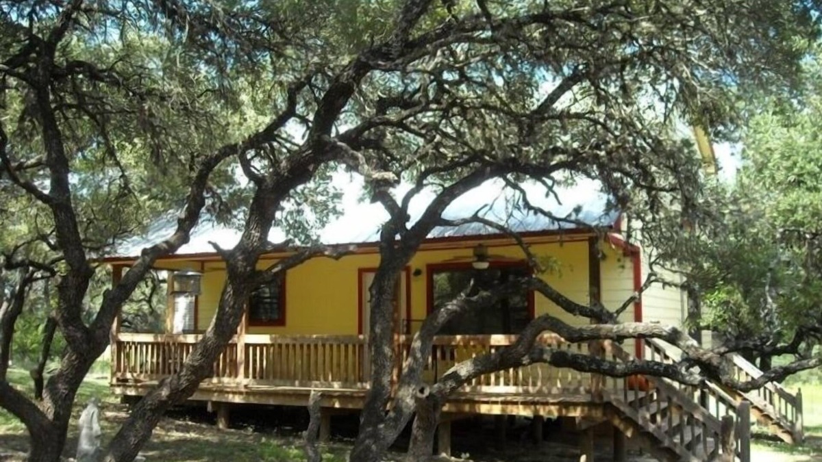 Rio Frio House | The Stars at Night are Big and Bright at Four Frio Sisters Cabin!