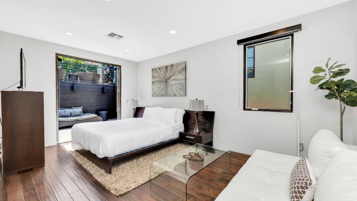 Hollywood Hills House | The Steel Estate