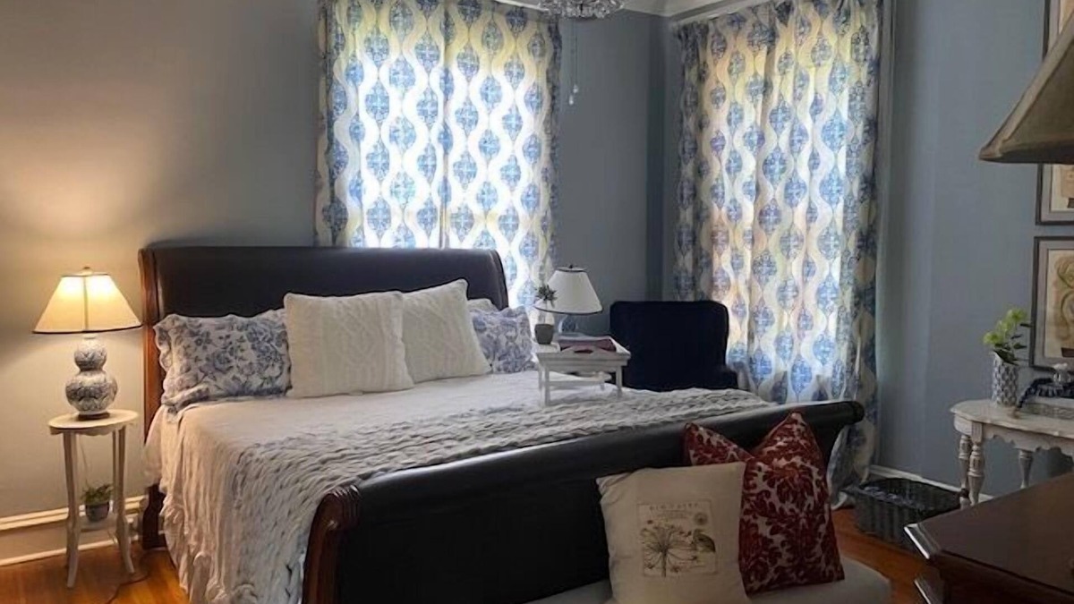 Laurel Bed & Breakfast | The Stinson Suite, Jenny's Downtown Hideaway Bed and Breakfast-The Stinson Suite