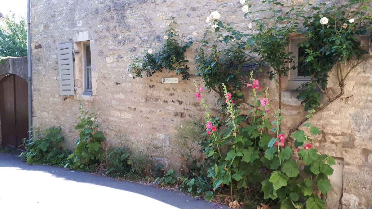 Flavigny-sur-Ozerain Cottage | THE STONE HOUSE - COMFORTABLE CHARMING HOUSE FROM THE 15TH CENTURY