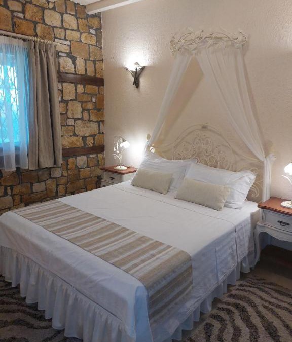 Oraiokastro House | The Stone Heaven