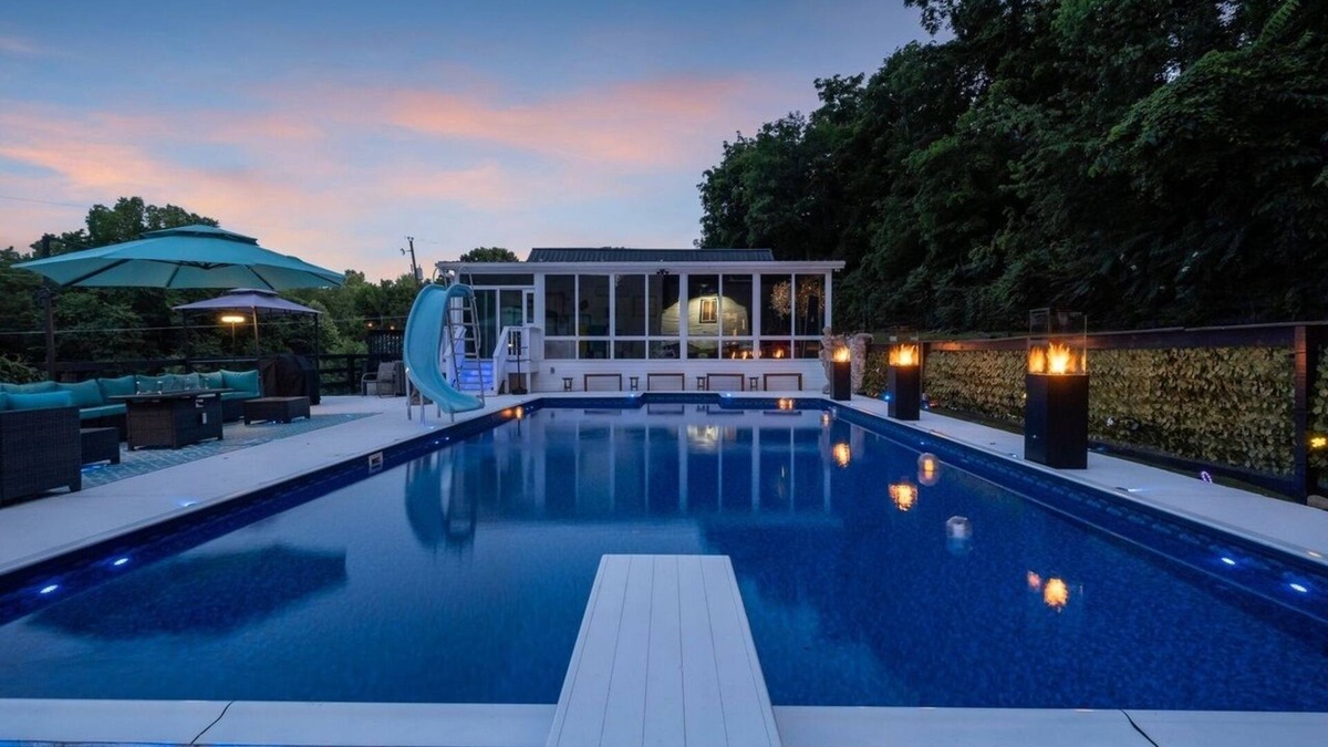 Goodlettsville House | The Stoneglass Retreat