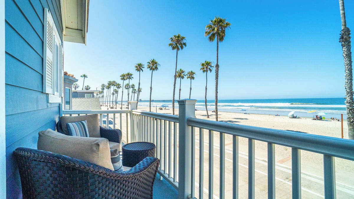 Oceanside House | The Strand 920 Beach House.n