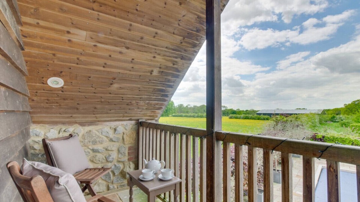 Abbess Roding Apartment | The Studio - One Bedroom Apartment, Sleeps 2