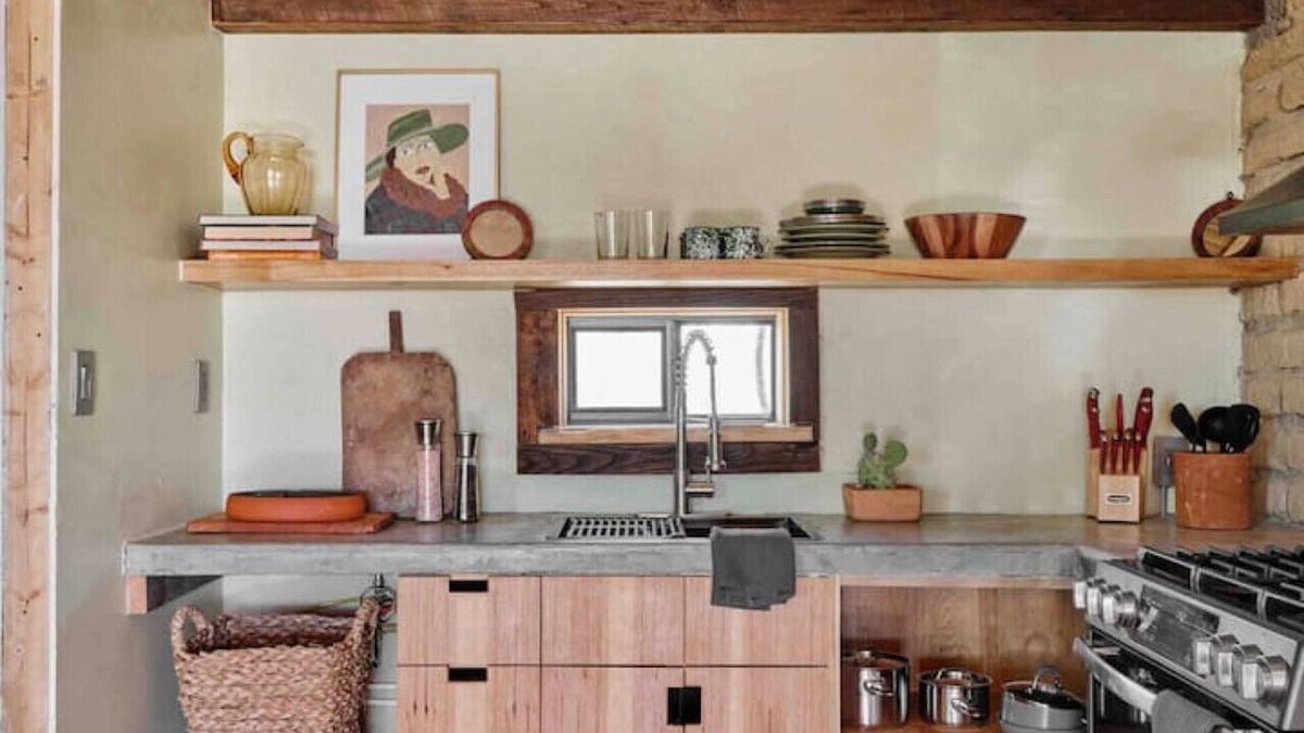 Big Bend National Park Cabin | The Study Butte Room No.4 + Kitchen
