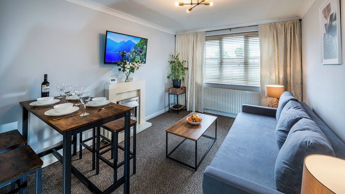 Staines Apartment | The Stylish Apartment is Next to the Train Station Train Station Serenity