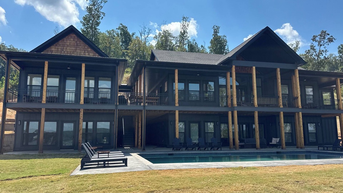 Cherokee House | The Suite RetreatnLife is better at the lake!