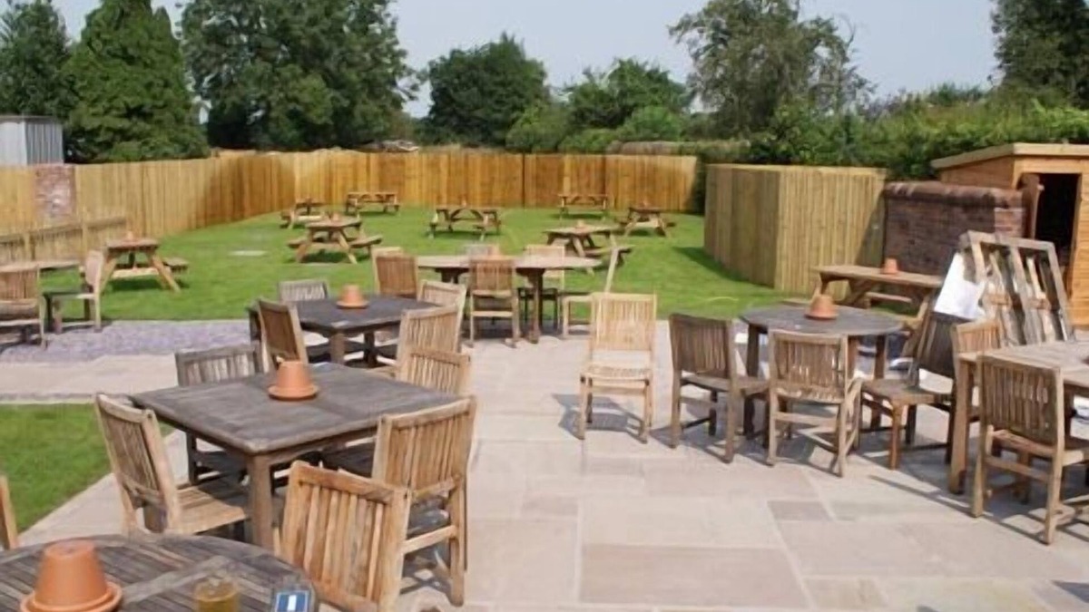 Welshampton Hotel | The Sun Inn