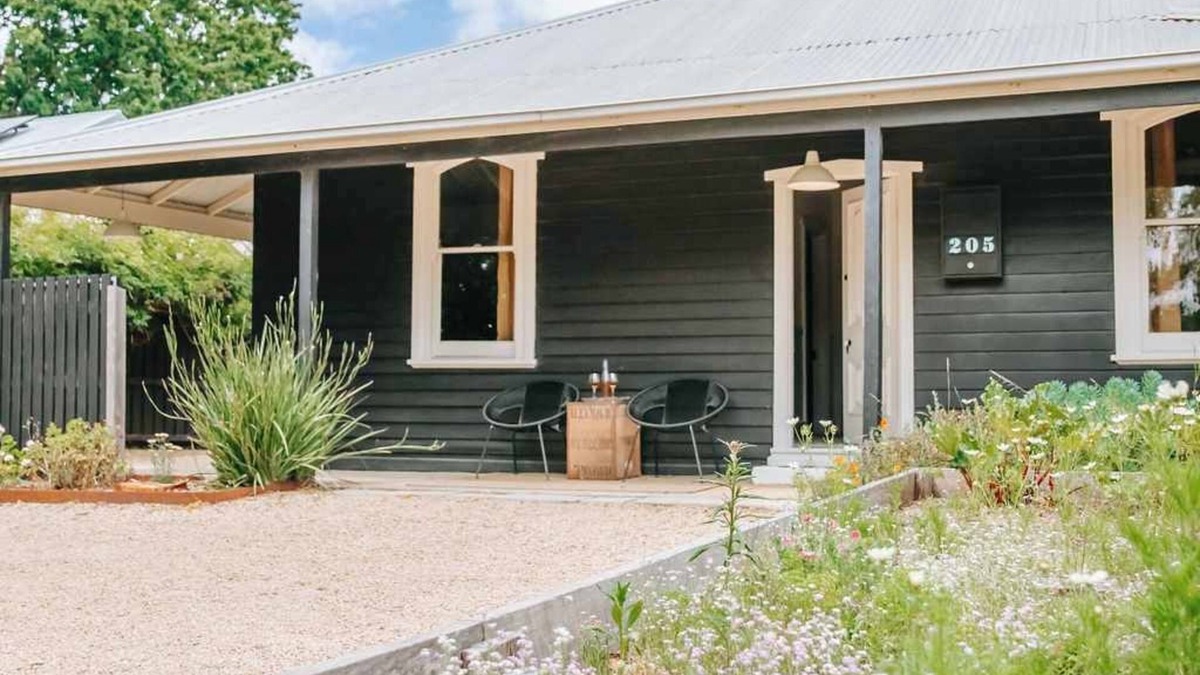 Red Hill House | The Sunday School - Timeless Cottage, Wine Region
