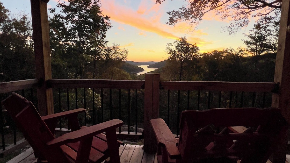 Lampe Cabin | The Sunrise Cabin