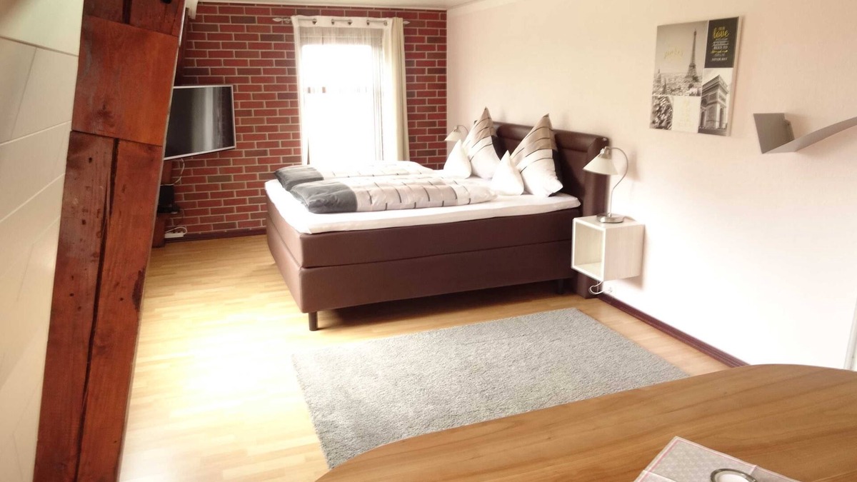 Elskop Apartment | The Sunrise - Guest Room & Apartment