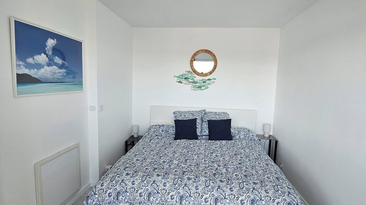 Velizy-Villacoublay Apartment | The suspended break between Versailles and Paris