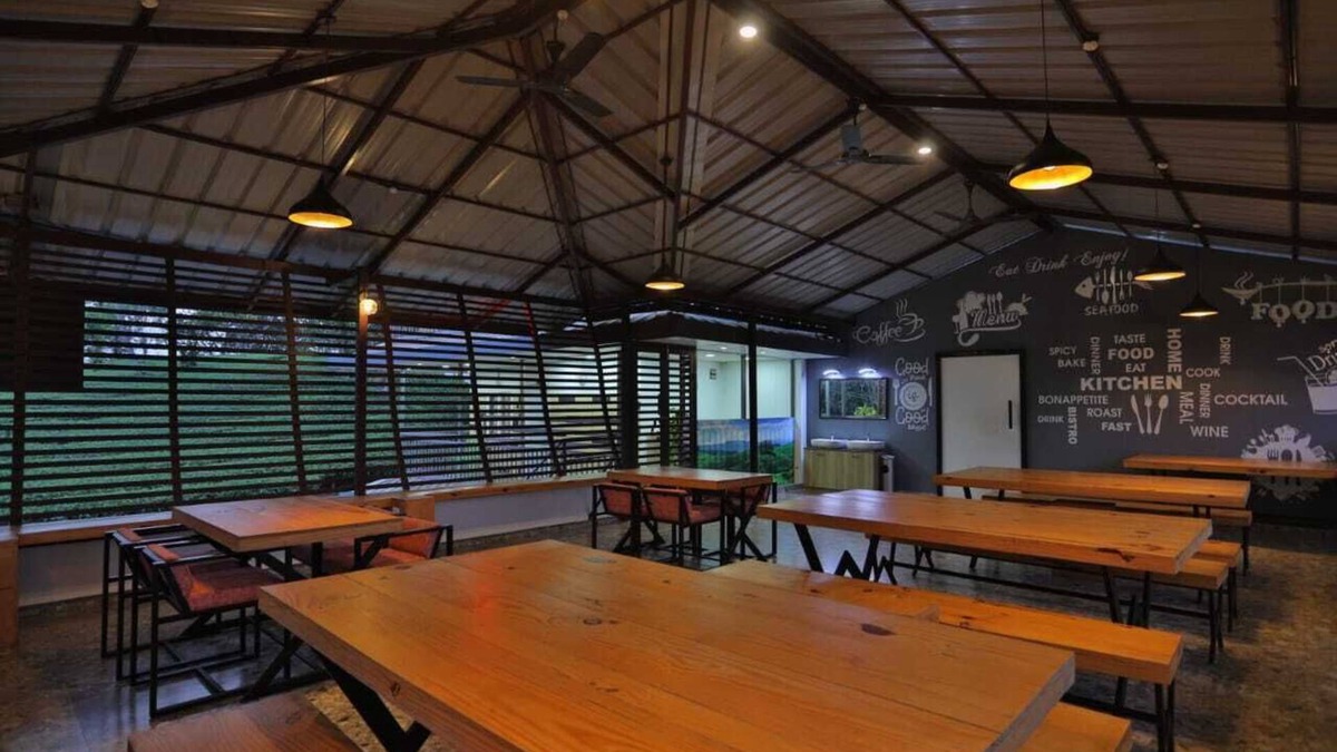 Kunchithanny Hotel | The Svarga Hill View Resort