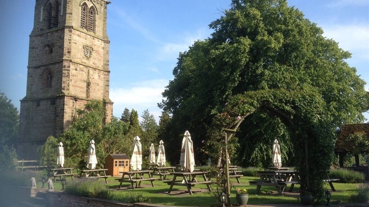 Wybunbury Hotel | The Swan Inn