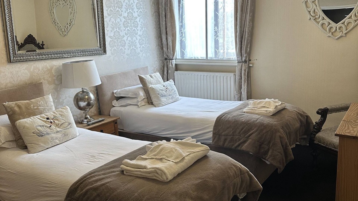 South Newton Bed & Breakfast | The swan inn