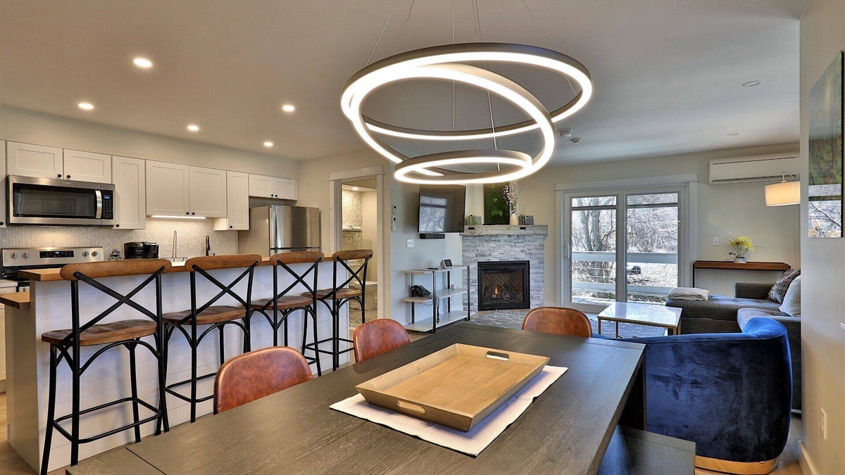 Killington Condo | The Swirl Suite at Killington: Renovated 2RM/2BA Suite. Sleeps 6. Discounted Ski Rentals.