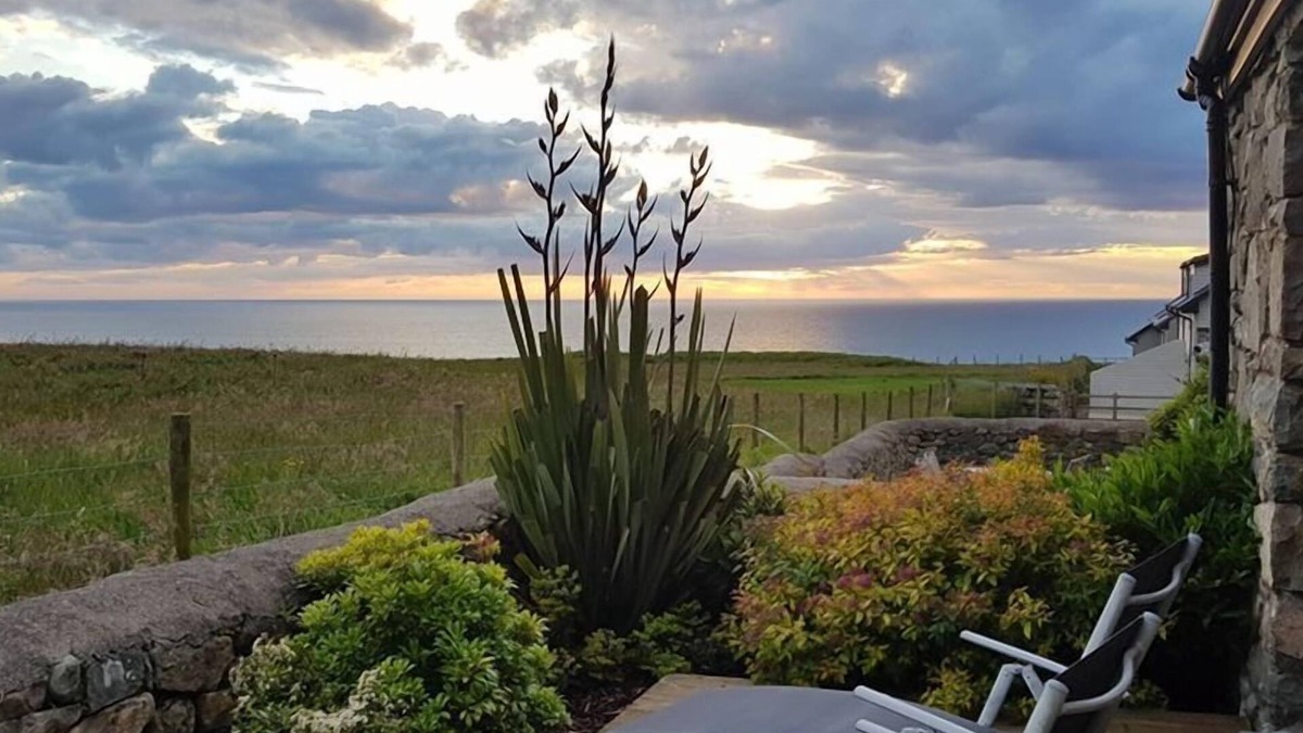 Pistyll Cottage | The Tack Room - a llyn peninsula that sleeps 7 guests in 3 bedrooms