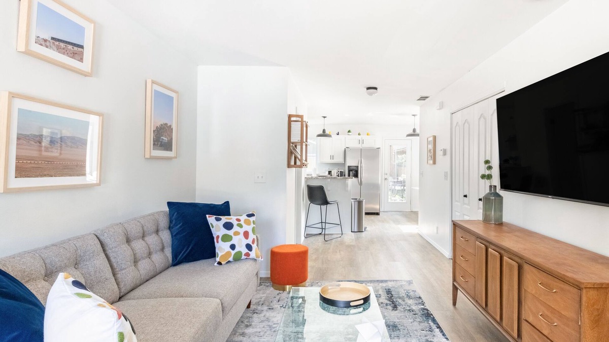 Boise Bench House | /The Tag House/5 minutes to BSU, airport, hiking and downtown