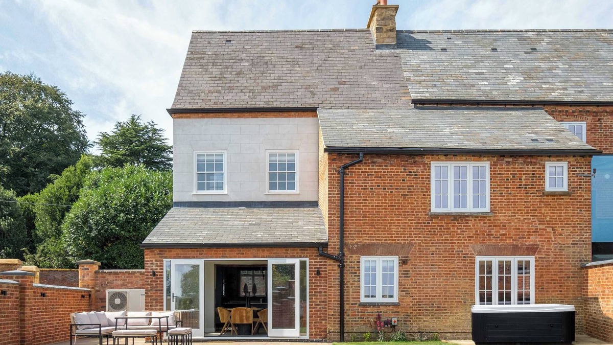 Kelmarsh House | The Talbot – Exclusive Home with Hot Tub
