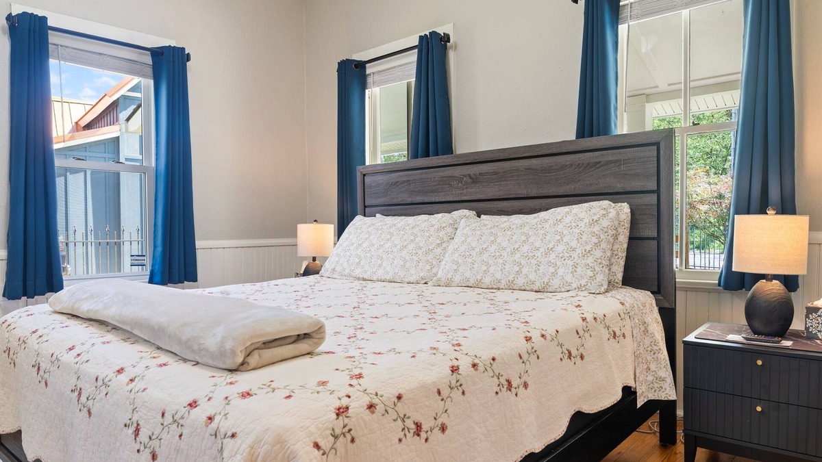 Tellico Plains Hotel | The Tellico Plains Inn, Historic Boutique Hotel, The Babcock Room