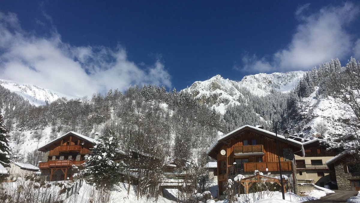 Champagny-en-Vanoise Ski Chalet | THE THREE SNAP HOOKS