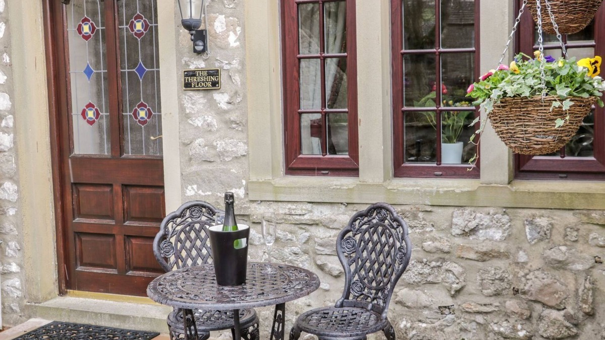 Malham Cottage | THE THRESHING FLOOR AT TENNANT BARN, pet friendly in Malham