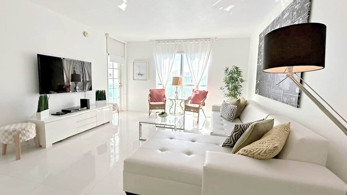 Hollywood South Central Beach Apartment | THE TIDES - 8th Floor (O) - 2 bedrooms