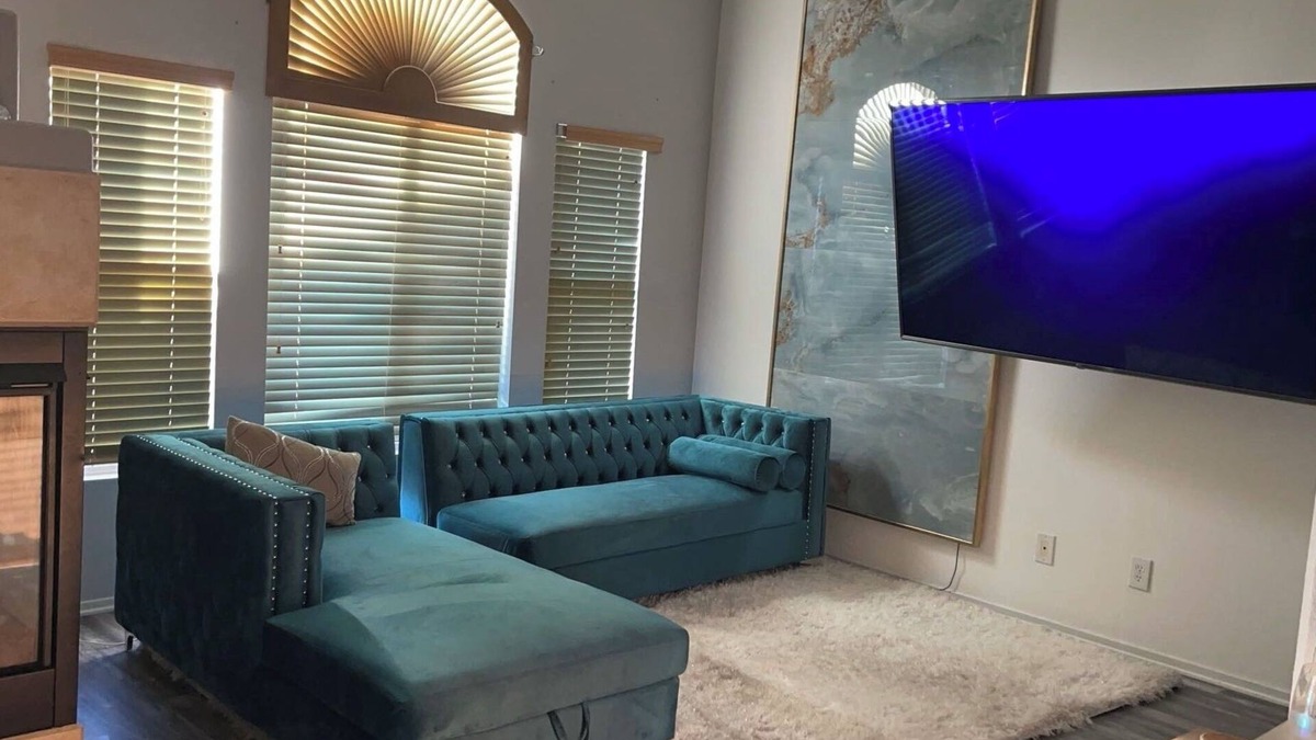 Midway Condo | The Tiffany Suite is Quite and pet friendly.