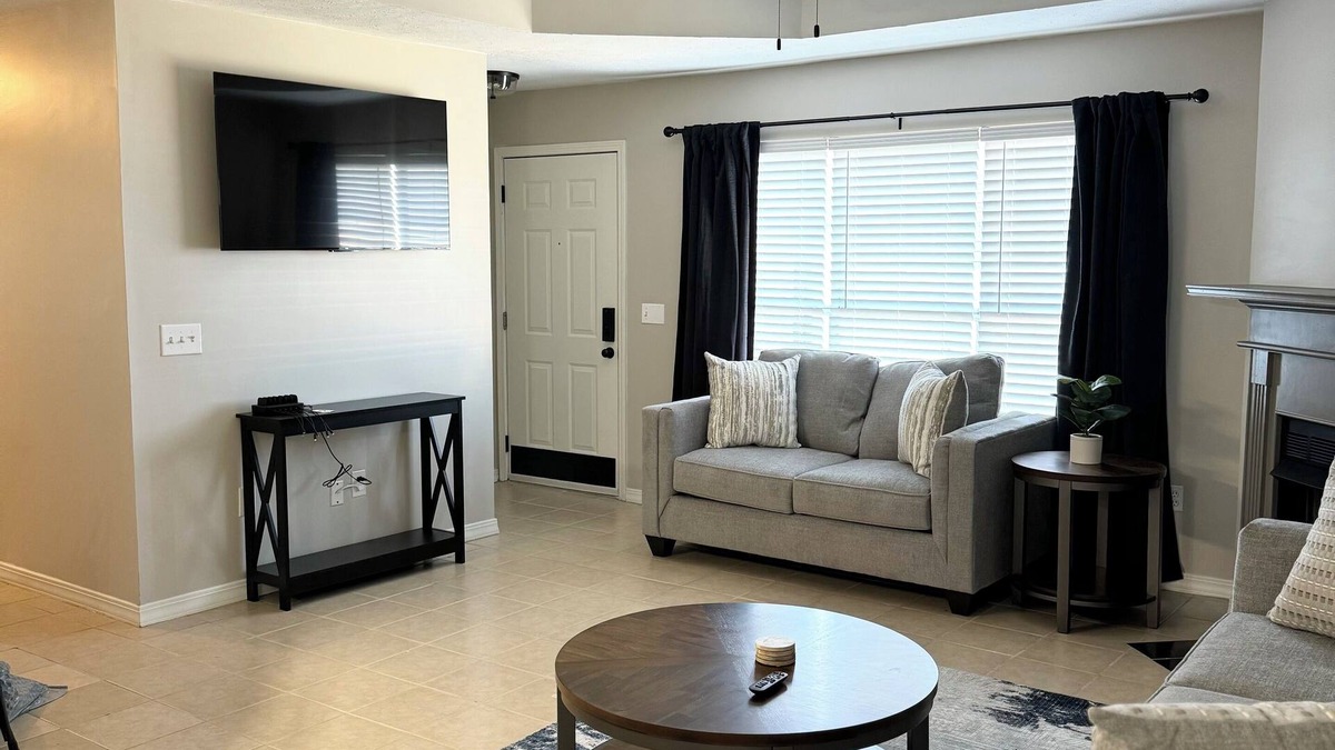 Flowood House | The Tiled Waters Retreat