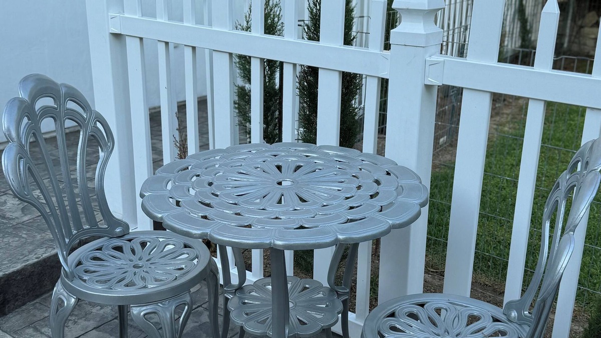 Rancho Palos Verdes Cottage | The Tiny cottage in quite charming. Palos Verdes with AC, WiFi and washer/dryer