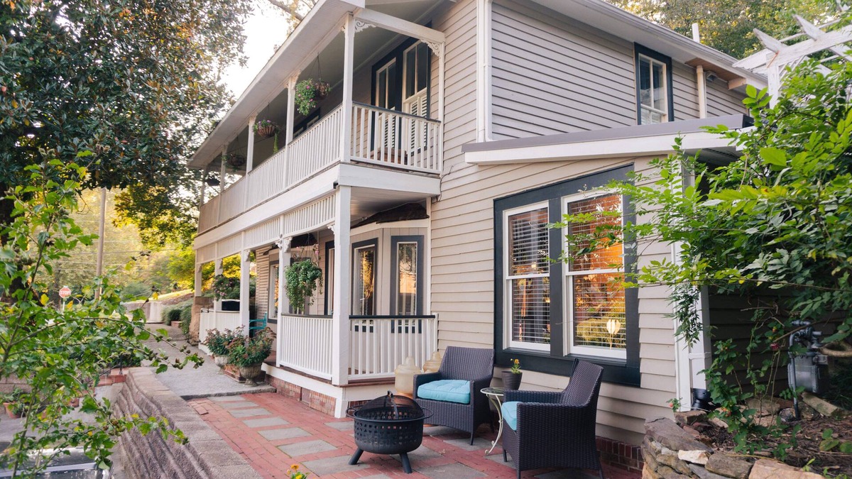 Demorest Apartment | The Tomlin House - Hike, Wine, Dine - Historic Gem in North GA Mountains!