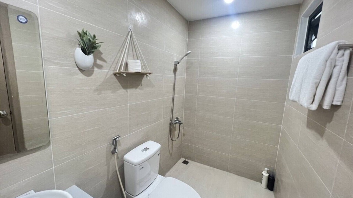Hue City Centre Apartment | the tourist apartment has 2 bedrooms and a kitchen.