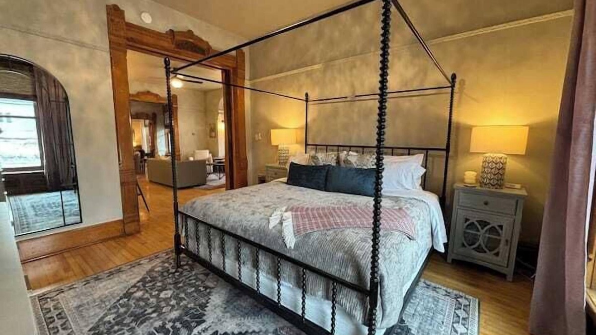 Brewers Hill House | The Tower | An Historic Accommodation