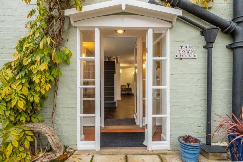 Hollesley House | The Town House