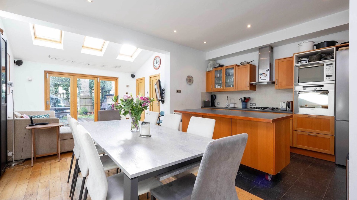 Wandsworth House | The Tranquil Townhouse, by Veeve